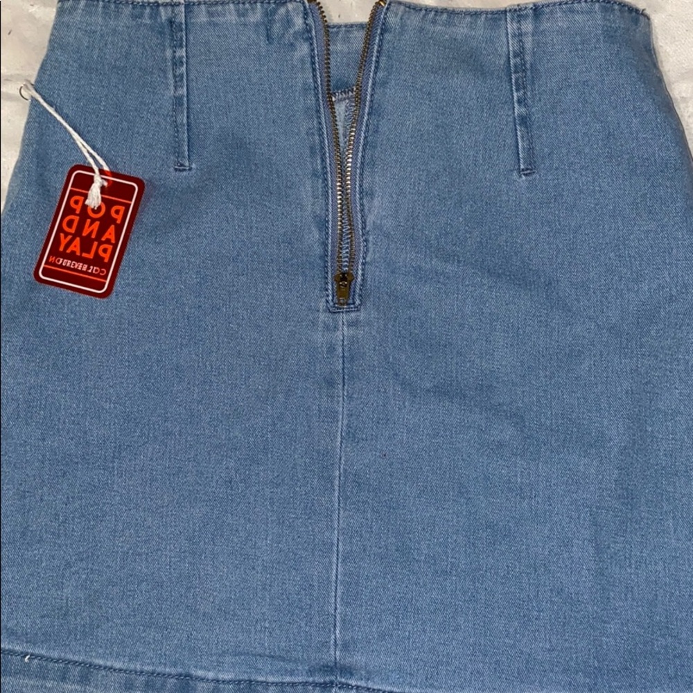 women/teenager skirt